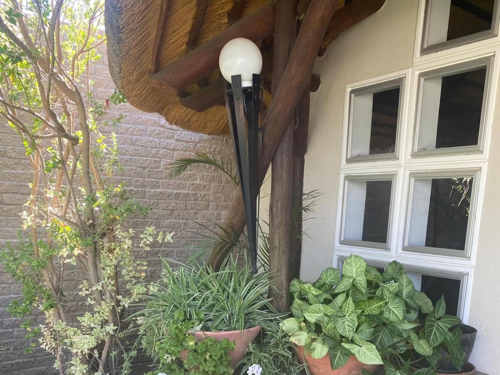 Bird'S Nest Guest House Keetmanshoop Exterior photo