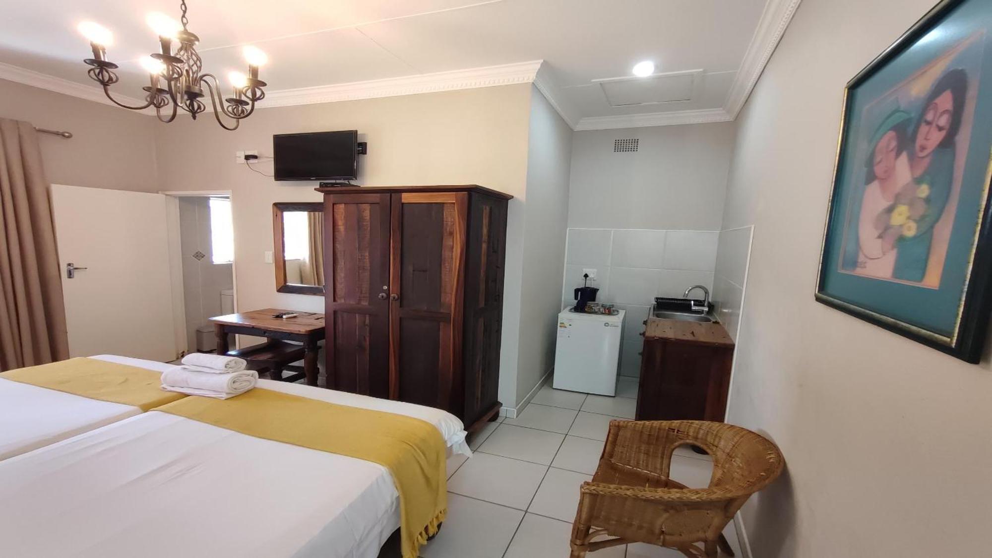Bird'S Nest Guest House Keetmanshoop Room photo